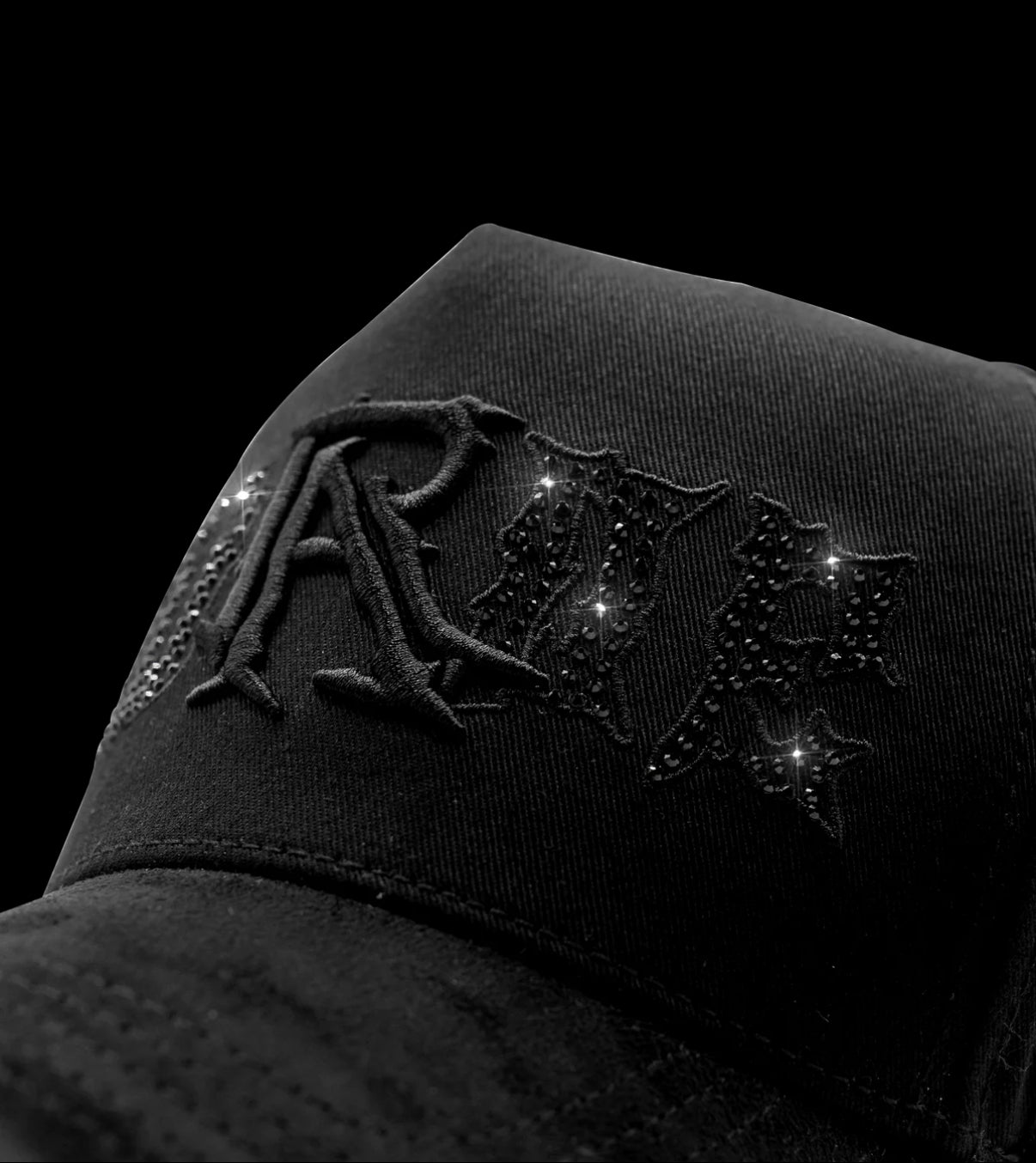 Rude Triple Black Crystal