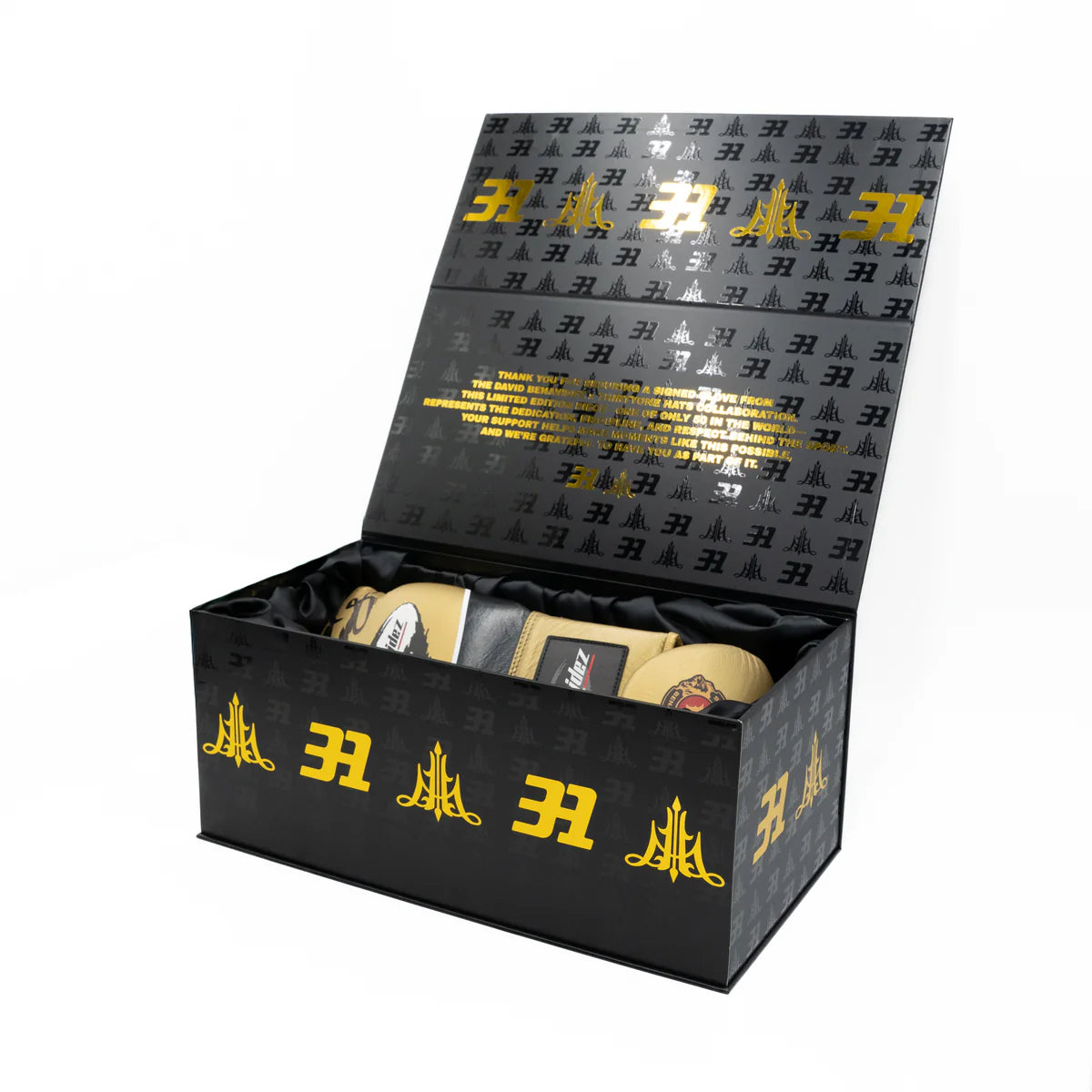 31 SIGNED DAVID BENAVIDEZ GLOVES