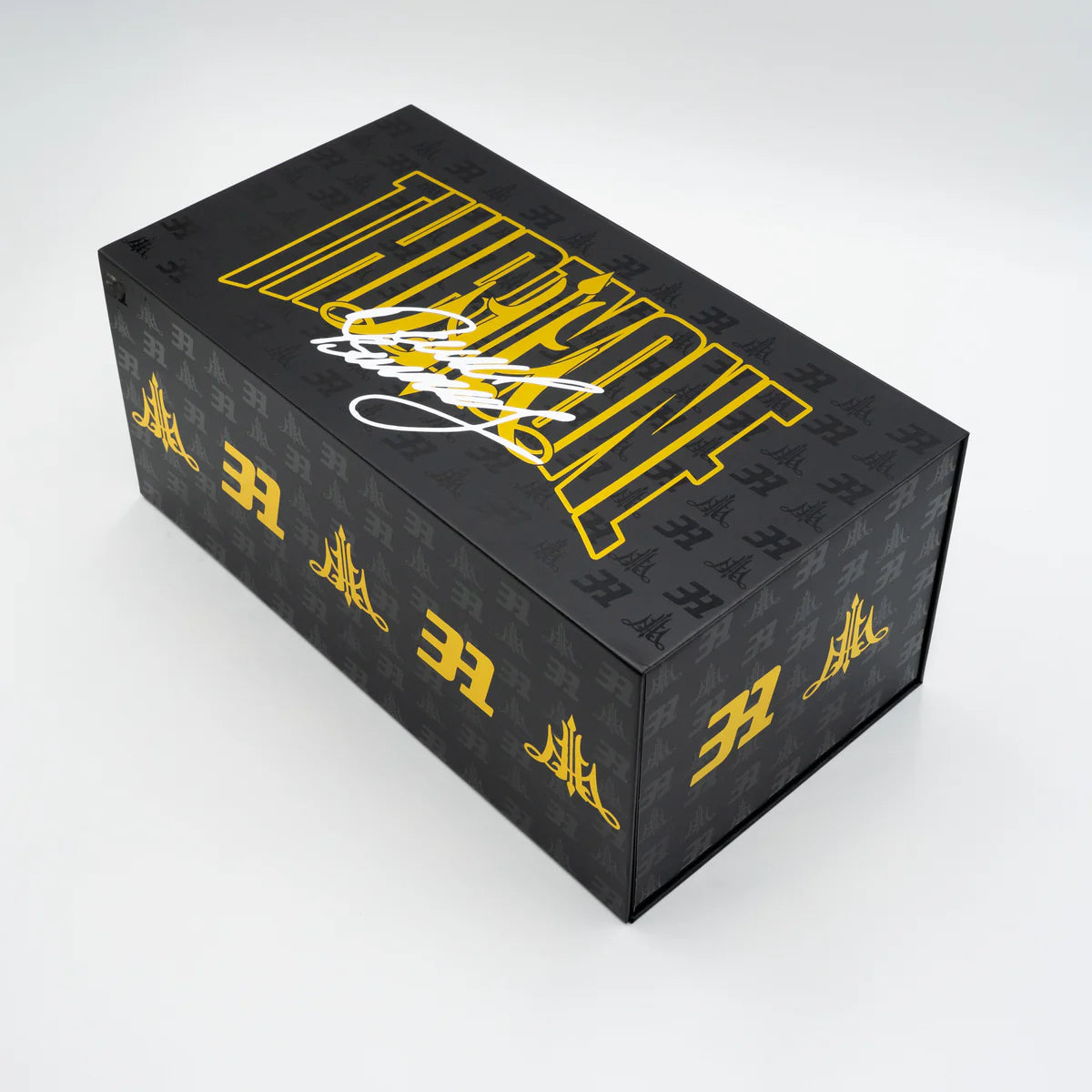 31 SIGNED DAVID BENAVIDEZ GLOVES