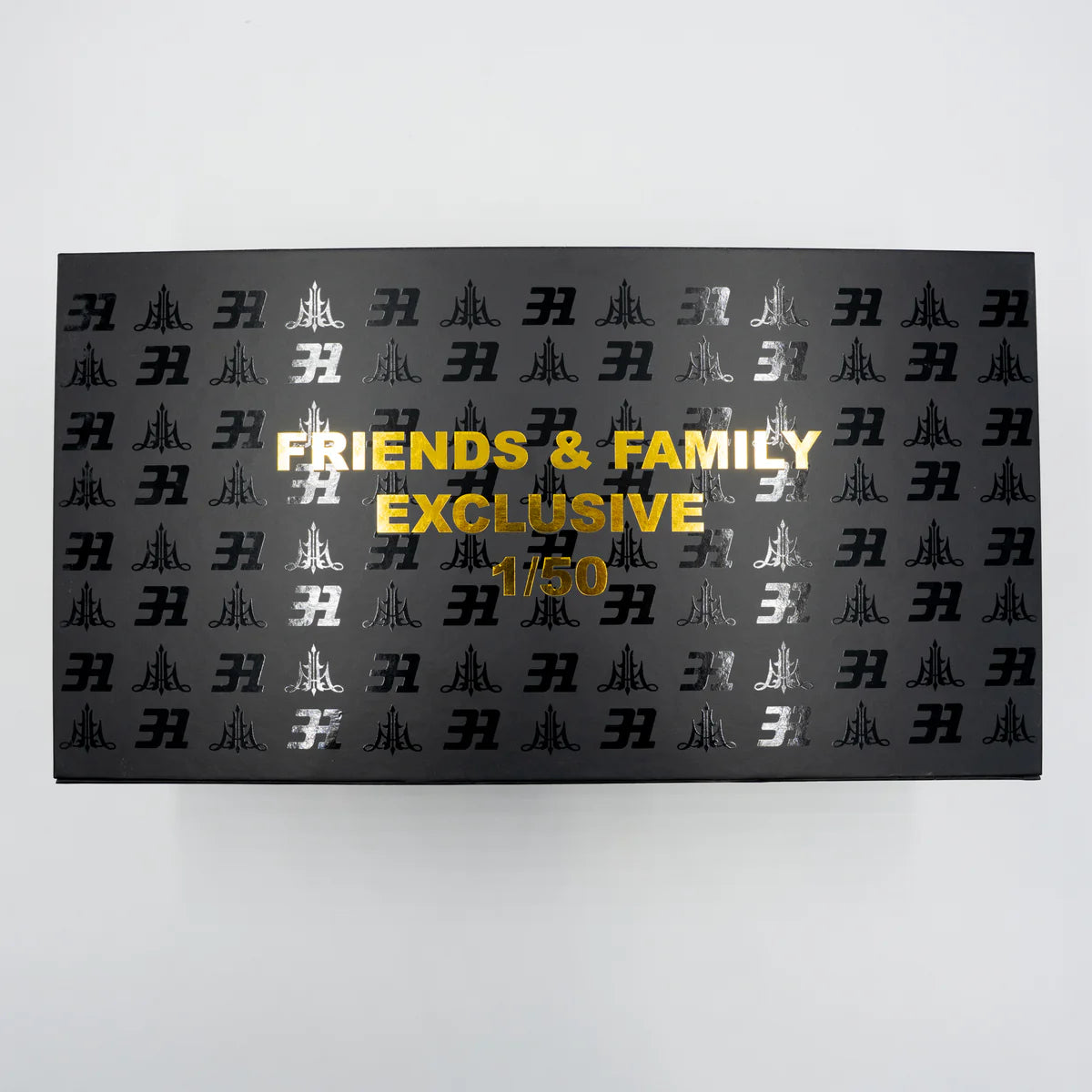 31 SIGNED DAVID BENAVIDEZ GLOVES